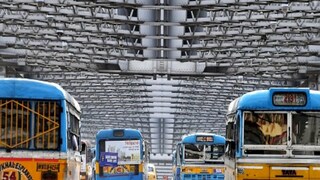 রাস্তায় কমছে বেসরকারি বাস