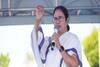 "রাজভবনে ঢুকতে ভয় পাচ্ছি", রাজ্যপালকে তোপ দাগলেন মমতা বন্দ্যোপাধ্যায়