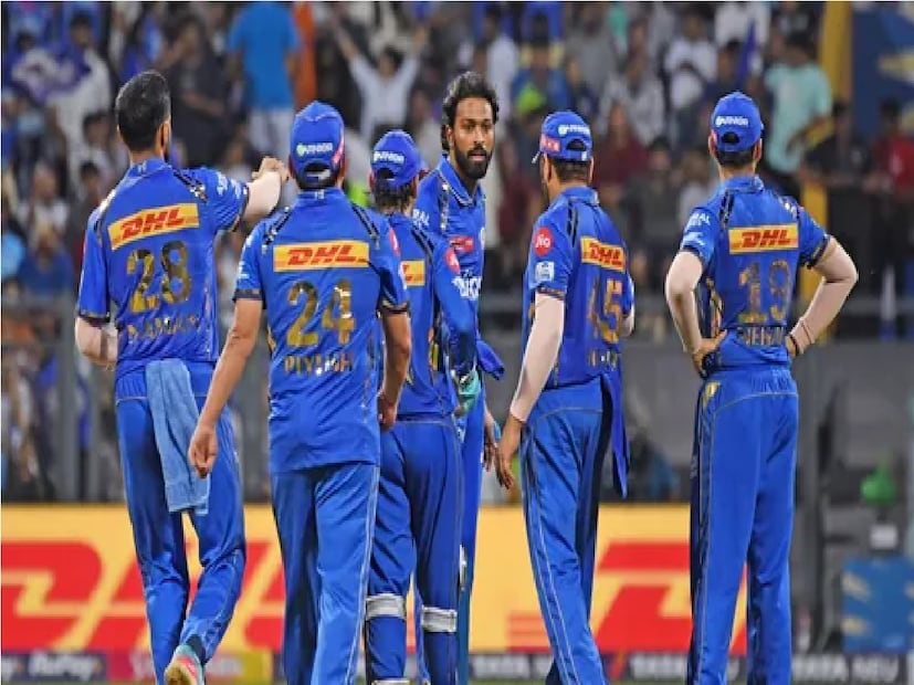 সূর্যকুমার যাদব মাত্র ১৯ বলে ৪০ রানের ঝোড়ো ইনিংস খেলে অপরাজিত থাকেন। এটি জয়ের সুবাদে টানা ৪ ম্যাচ জিতে তিন নম্বরে চলে এল মুম্বই।