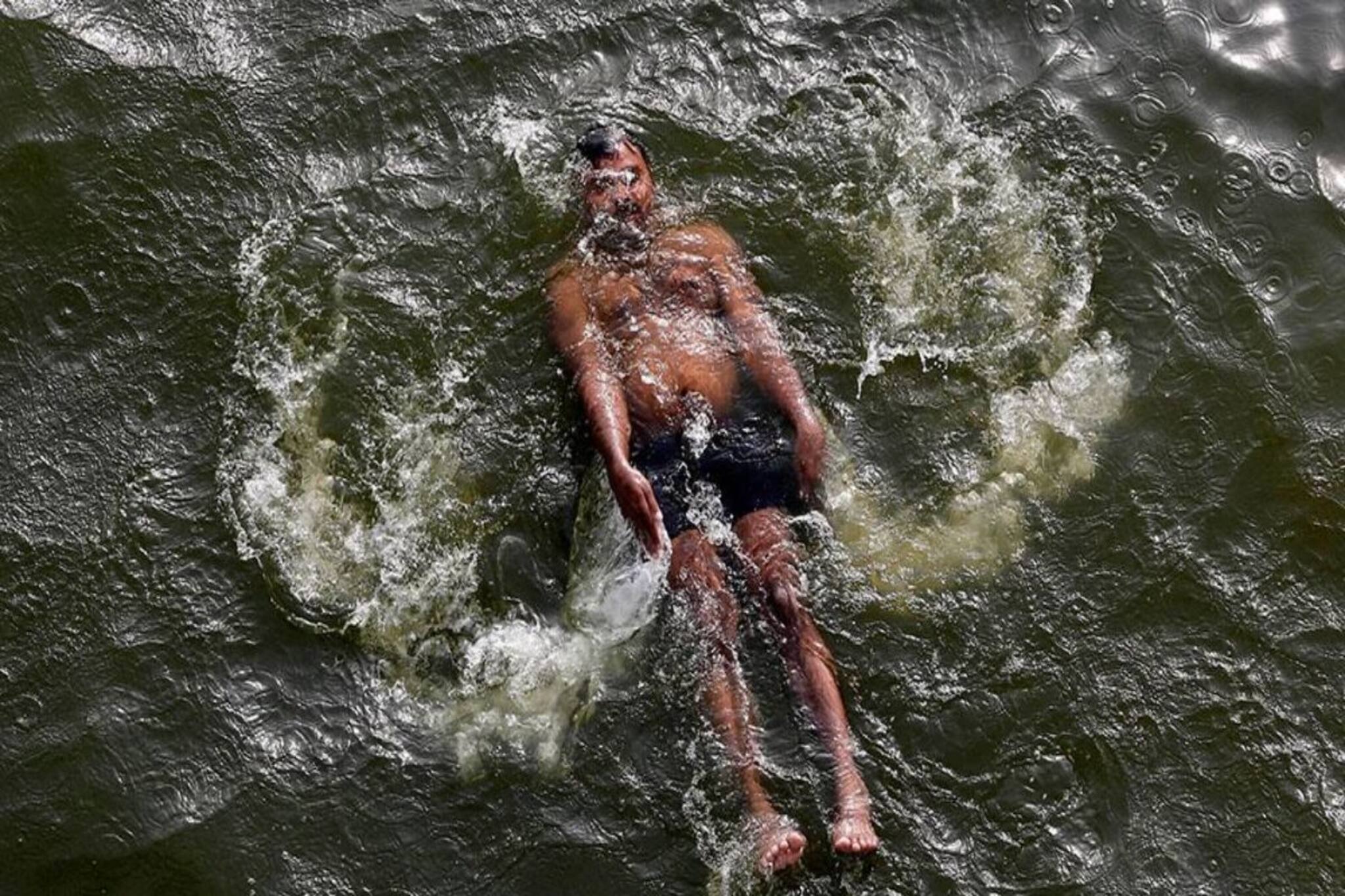 আগামী ৪৮ ঘণ্টা ১২ জেলায় হিটওয়েভ অ্যালার্ট! মুক্তির 'বৃষ্টি' কবে? জানিয়ে দিল IMD