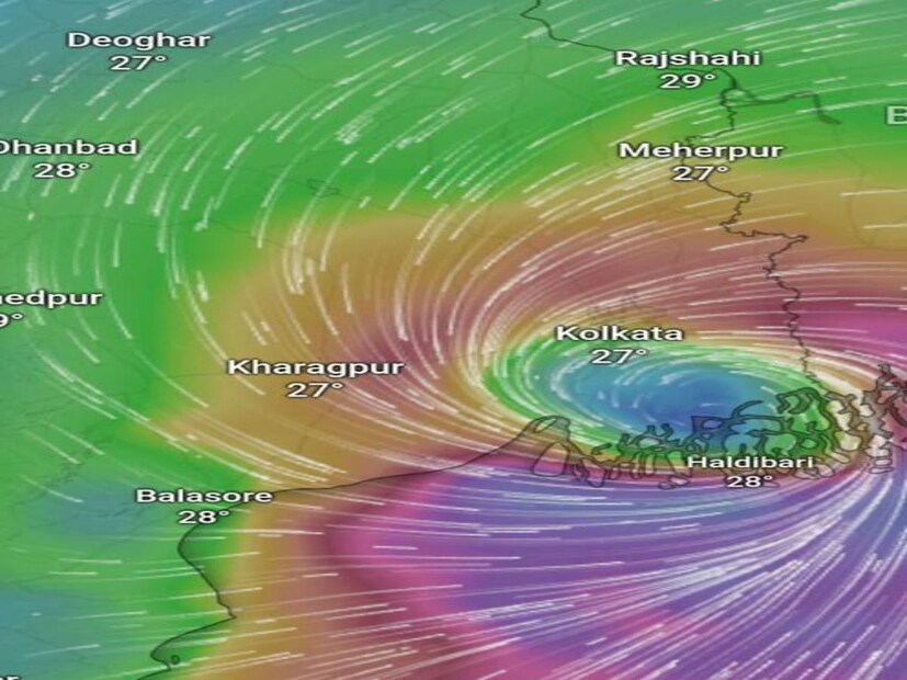 আবহাওয়ার লেটেস্ট আপডেট জানাচ্ছে, প্রাক পুজো পর্বে আবার নিম্নচাপের আশঙ্কা বঙ্গোপসাগরে! শনিবার ঘূর্ণাবর্ত তৈরি হতে পারে। এই ঘূর্ণাবর্ত থেকে সোমবার নিম্নচাপ তৈরি হওয়ার প্রবল সম্ভাবনা।