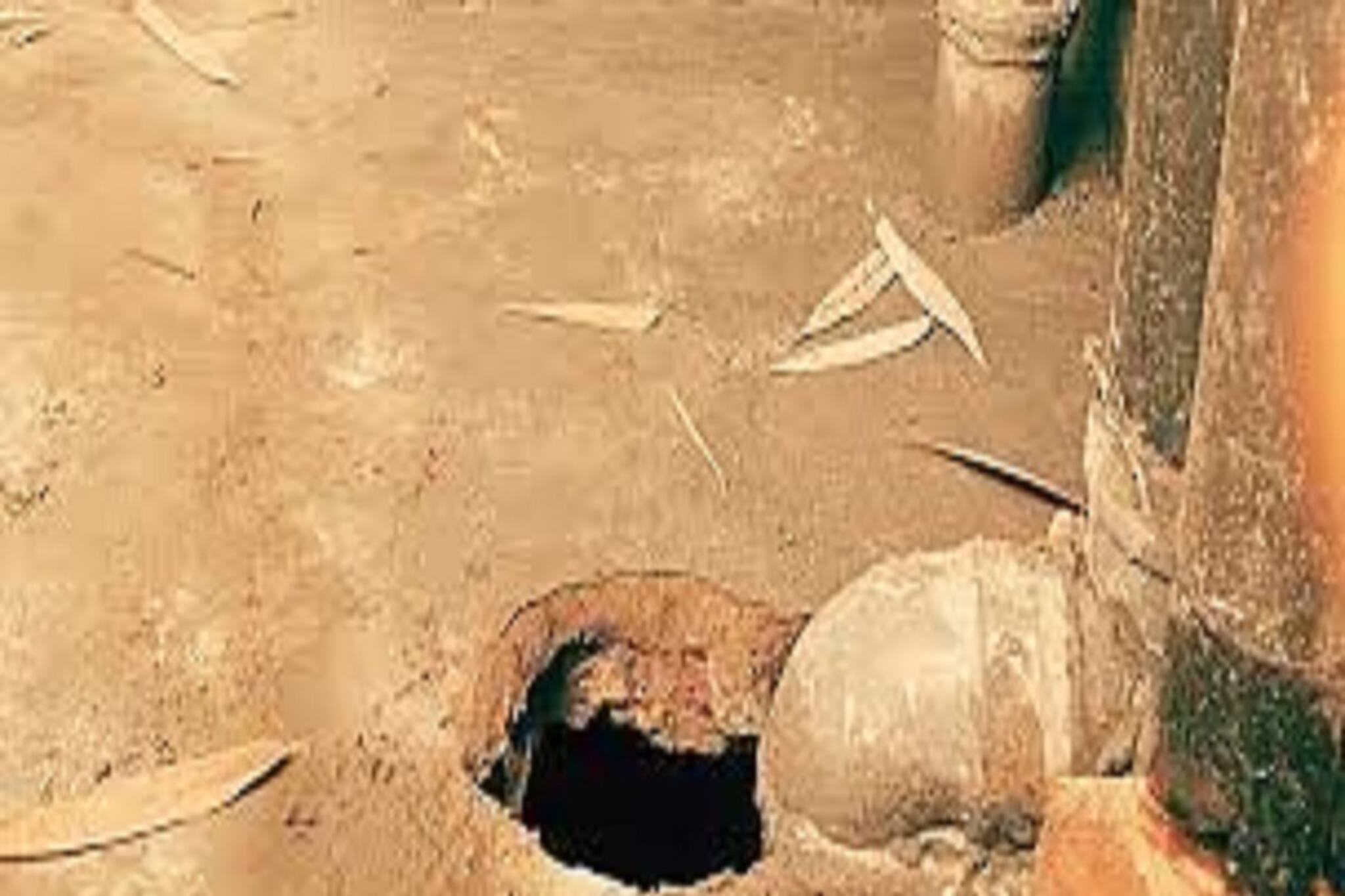 স্কুলের মধ্যে ছোট্ট গর্ত থেকে কী বেরচ্ছে! সর্বনাশ! হাসনাবাদে ভয়ঙ্কর ঘটনা, আতঙ্ক