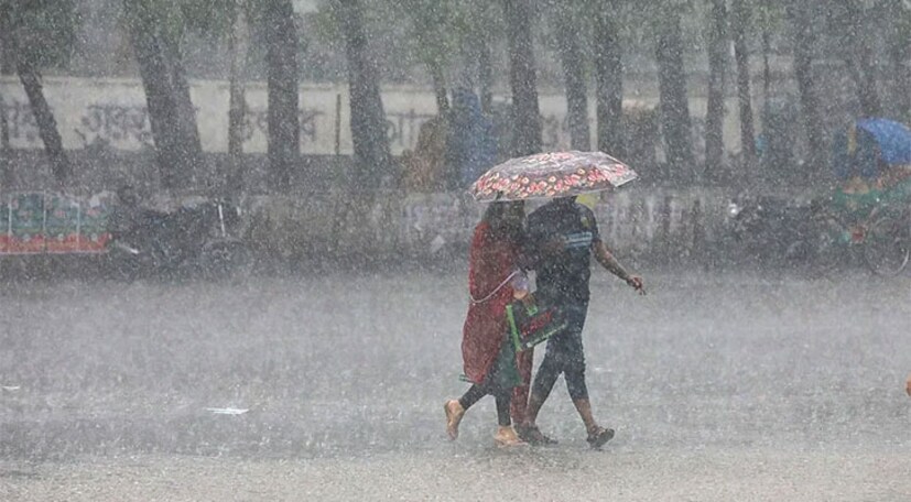 প্রসঙ্গত চলতি বছর সময়ের আগেই ভারতবর্ষের মূল ভূখণ্ডে বর্ষা প্রবেশ করছে। অন্যদিকে দিল্লির মৌসম ভবন জানাচ্ছে, বঙ্গোপসাগরে ঘূর্ণবাত সার্কুলেশনের কথা। যা পরবর্তীতে ঘূর্ণিঝড়ে পরিণত হওয়ার সম্ভাবনা রয়েছে।