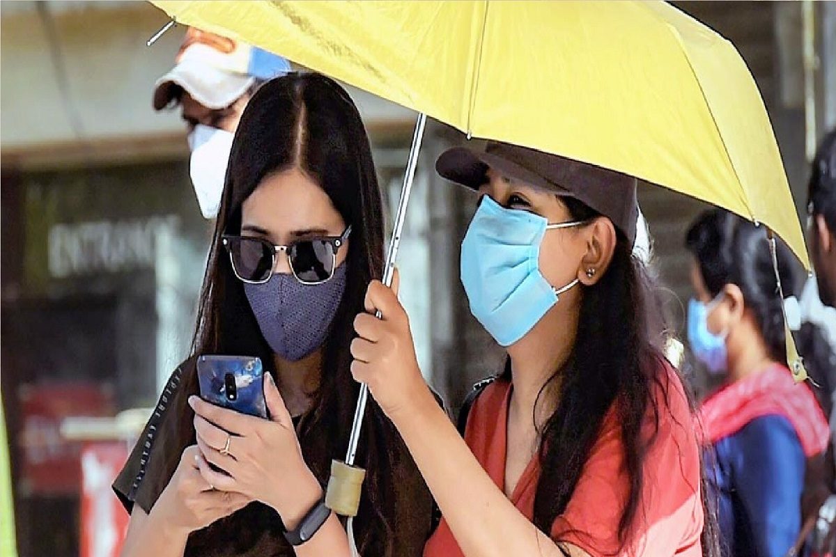 গরমে সুস্থ থাকতে ‘আয়ুষ কাথ’ খেতে বলছেন আয়ুর্বেদ চিকিৎসকরা, কী ভাবে বানাবেন? গরমে সুস্থ থাকতে ‘আয়ুষ কাথ’ খেতে বলছেন আয়ুর্বেদ চিকিৎসকরা, কী ভাবে বানাবেন?