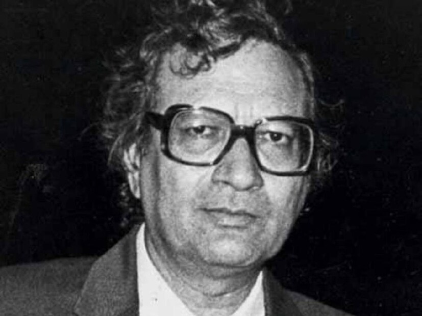 এক আধ্যাত্মিক গুরুকে অনুসরণ করতে শুরু করেন বিজয়। তার জেরে ছবি বানানোও ছেড়ে দেন এক সময়ে। কিন্তু পরবর্তীতে আস্থা হারান এবং অনুসরণ করা বন্ধ করে দেন। তখন তাঁর ব্যক্তিগত জীবনও ক্ষতিগ্রস্ত হয়। কারণ তিনি তাঁর প্রথম স্ত্রী লাভলিনকেও ত্যাগ করেছিলেন। 
