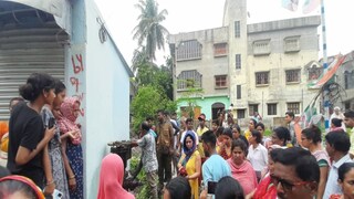 জলের দাবিতে পথ অবরোধ