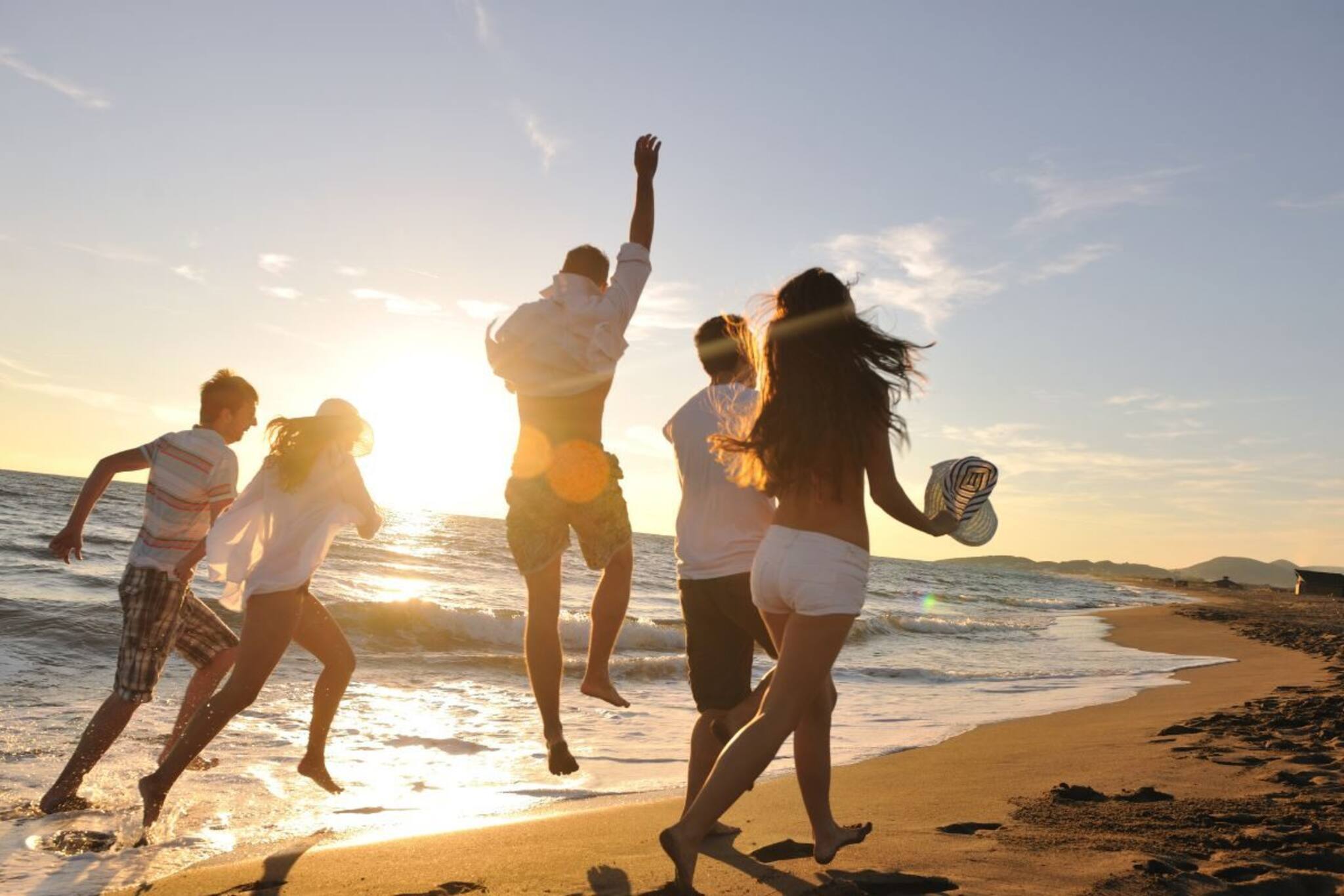 'হ্যাপি' থাকতে রোজ এই ৮ অভ্যাস মাস্ট! এই অভ্যাসই দূর করবে কষ্ট, হাসিখুশি রাখবে আপনাকে...