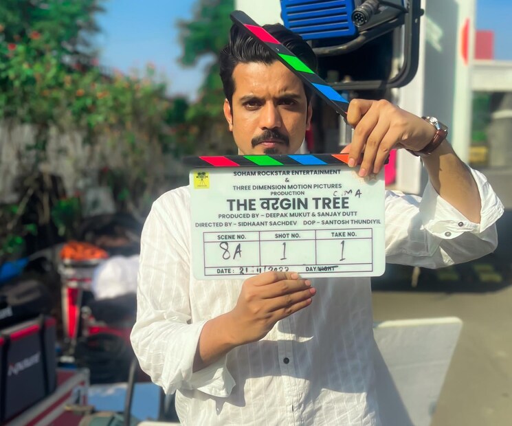 আসিফ খানকে শেষ দেখা গিয়েছিল 'দ্য গ্রেট ইন্ডিয়ান ফ্যামিলি' ছবিতে ভিকি কৌশলের সঙ্গে। এখন তাঁর হাতে 'সেকশন ১০৮', 'কাকুদা', 'নোরানি চেহরা', 'ইশক চাকাল্লাস' এবং 'দ্য ভার্জিন ট্রি'-এর মতো ছবিগুলি।