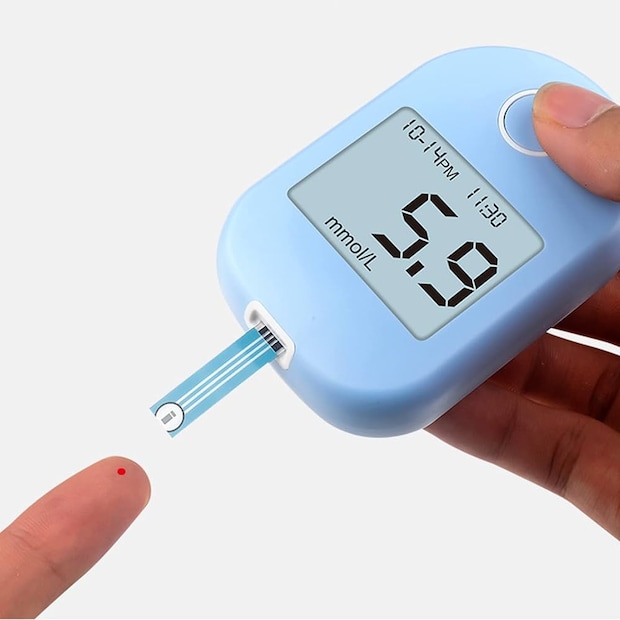 আজ এই প্রতিবেদনে আমরা আপনাকে রক্তে শর্করার মাত্রা সম্পর্কে সঠিক ধারণা স্পষ্ট করতে সাহায্য করব। কোন বয়সে রক্তে সুগারের মাত্রা কত হওয়া উচিত এই নিয়ে চলুন জেনে নেওয়া যাক বিশেষজ্ঞরা কী বলছেন।