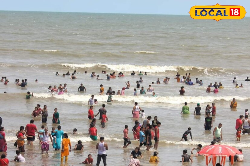 অন্যদিকে উত্তরবঙ্গে আলিপুরদুয়ার, কোচবিহার ও জলপাইগুড়ি জেলায় ভারী বৃষ্টির পূর্বাভাসের কথা জানিয়েছে হাওয়া অফিস। সেই সঙ্গে দার্জিলিং ও কালিম্পং জেলায় বজ্রবিদ্যুৎ সহ ঝড় বৃষ্টির পূর্বাভাস রয়েছে।