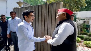 অখিলেশ-অভিষেক বৈঠক 