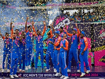 টি-২০ বিশ্বকাপ জেতায় টিম ইন্ডিয়াকে বিসিসিআই দিয়েছে ১২৫ কোটি,  কে পাবে কত টাকা?