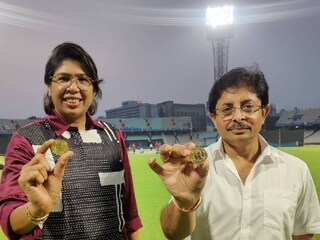 নতুন মুদ্রার উদ্বোধন।