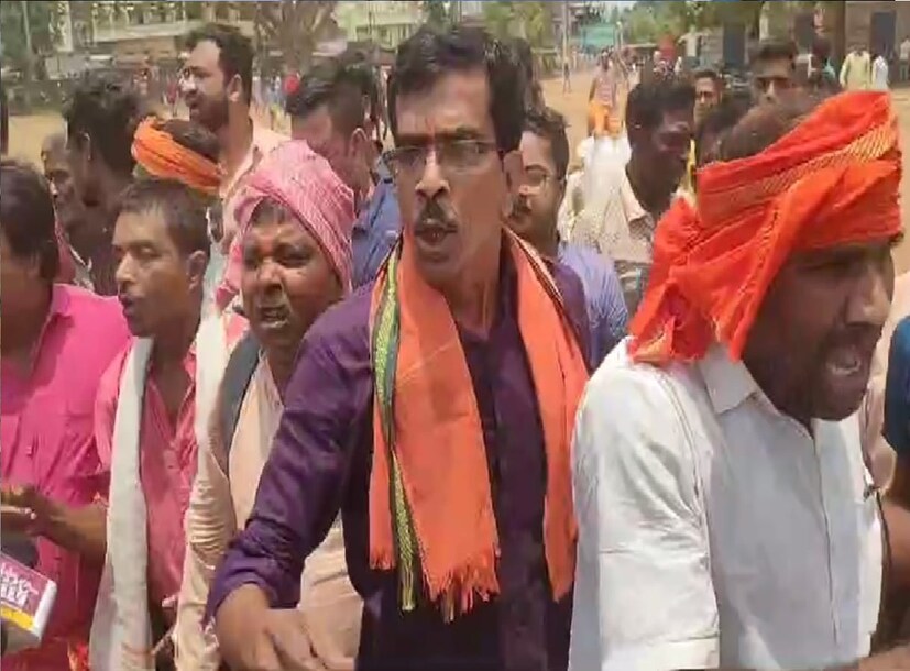 *অভিযোগ তৃতীয় রাউন্ডে বিজেপি প্রার্থী সৌমিত্র খাঁ ১০ হাজারের বেশি ভোটে এগিয়ে রয়েছেন, এই ঘোষণা হতেই উত্তেজনা ছড়িয়ে পড়ে দুই শিবিরের মধ্যে।