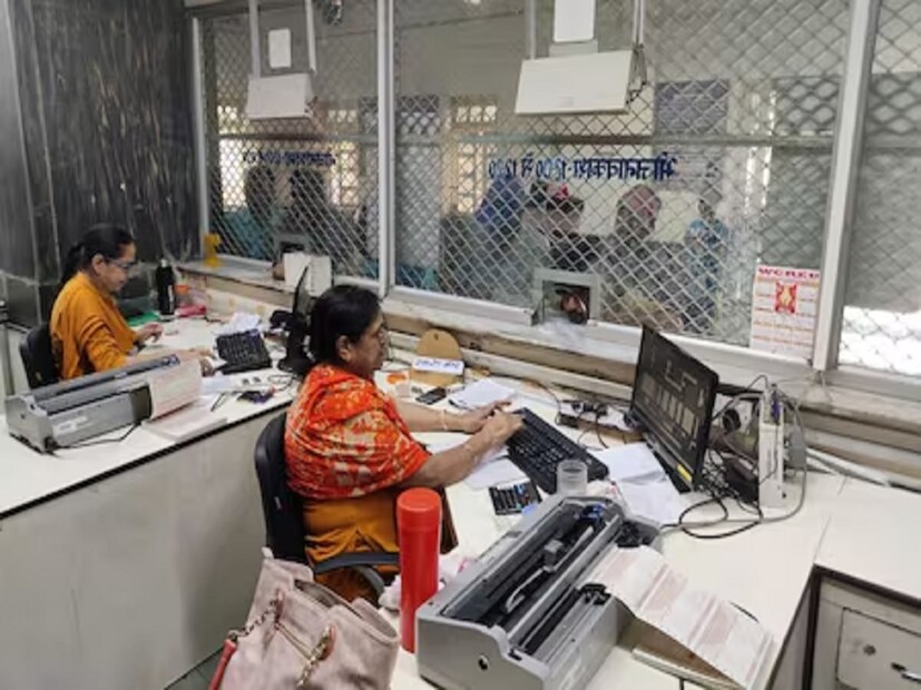 ৩০ এপ্রিল গৃহীত সিদ্ধান্ত ৭ মে স্থগিত করা হয়। এর আগে ৩০ এপ্রিল গ্র্যাচুইটি বাড়ানোর সিদ্ধান্ত নেওয়া হয়েছিল। কিন্তু ৭ মে সার্কুলার জারি করে সেই সিদ্ধান্ত রদ করা হয়।