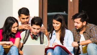 ১২ ঘণ্টার পেরোতে না পেরোতেই দশ হাজার আবেদন! স্নাতক স্তরে ছাত্র ভর্তি পোর্টাল খুলতেই ‘ভিড়’ ছাত্রছাত্রীদের, কতদিন চলবে ভর্তি প্রক্রিয়া?