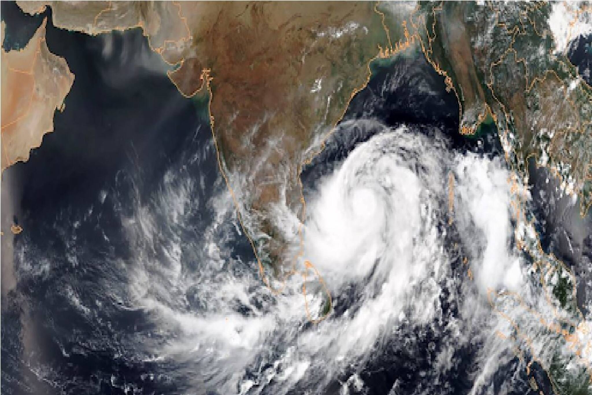  ইয়েলো অ্যালার্টের চোখরাঙানি, ধেয়ে আসবে দাপুটে ঝোড়ো হাওয়া, বৃষ্টিতে তোলপাড়