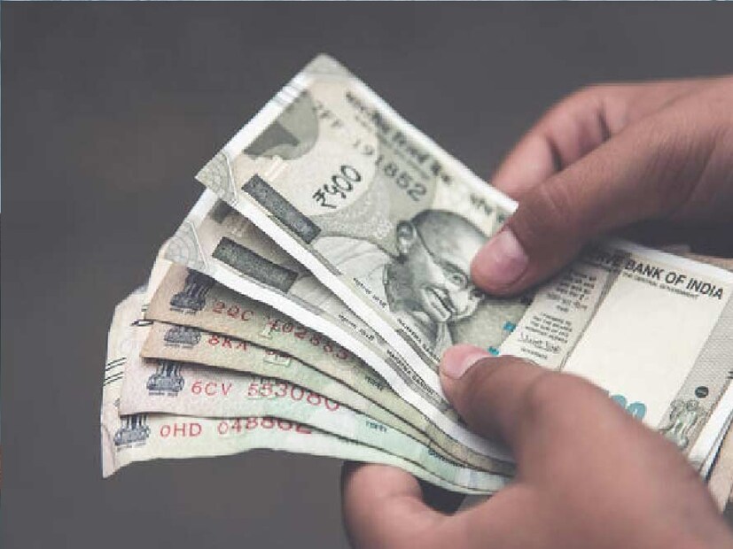 *তবে এই শূকর খামার তৈরি করার আগে কিছু প্রয়োজনীয় জিনিস মেনে চলতে হবে। পশু বিশেষজ্ঞ সুদীপ নন্দী জানান, শূকরের খামার লোকালয় থেকে অন্তত ২০০ মিটার দূরে পরিষ্কার পরিচ্ছন্ন জায়গায় রাখা উচিত। প্রতীকী ছবি। 