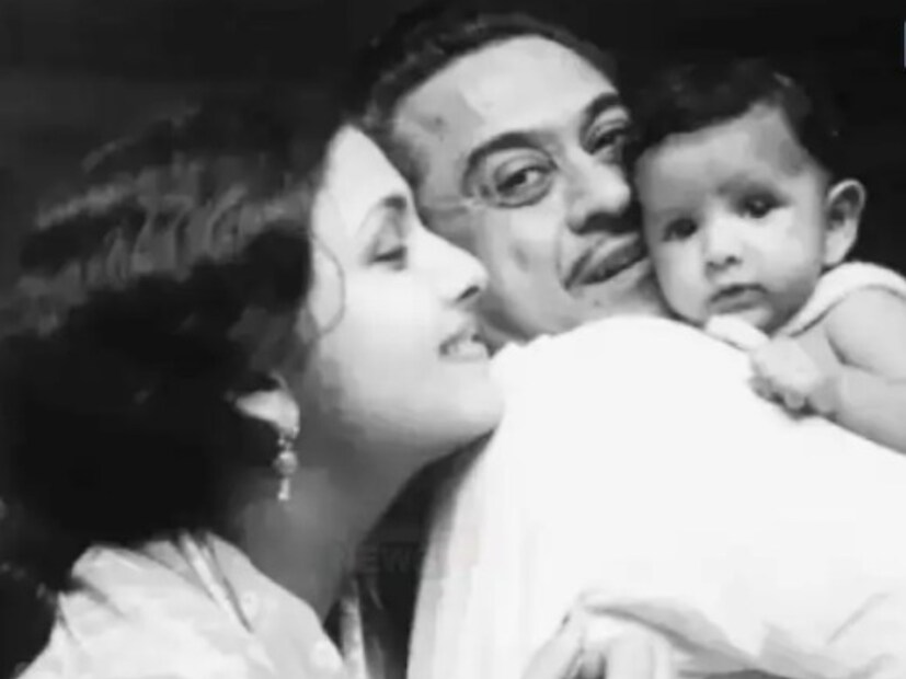 'পেয়ার আজনবি হ্যায়' ছবিতে একসঙ্গে কাজ করেছিলেন লীনা ও কিশোর কুমার। এই ছবির শুটিং চলাকালীন দু'জনেই একে অপরের কাছাকাছি আসেন। কিশোর কুমারের প্রস্তাব দেওয়ার আগে, লীনা খুব খারাপ পর্যায়ে চলে গিয়েছিল। ব্যক্তিগত জীবনের কারণে, তিনি তার কেরিয়ারে খুব বেশি মনোযোগ দিতে পারেননি । একদিন কিশোর কুমার লীনাকে বললেন, 'তুমি যদি জীবনে থিতু হতে চাও, তাহলে সে প্রস্তাব নিয়ে প্রস্তুত'। কিশোর কুমার যেভাবে বলেছিলেন লীনা বুঝতে পারেননি। কিশোর কুমার স্পষ্টই বলেছিলেন যে তিনি তাকে বিয়ে করতে চান। লীনা এই কথা শুনে হতবাক হয়ে যান এবং তিনি তা প্রত্যাখ্যান করেন।