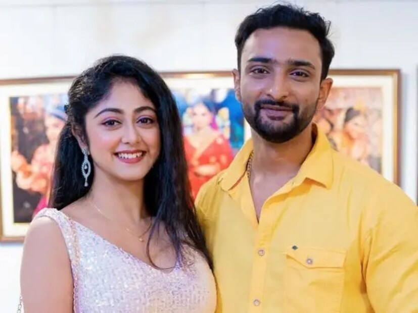 দীর্ঘ ৫ বছরের সম্পর্ক ভেঙে দিলেন তারা৷ বেশ কয়েকদিন ধরেই তাদের ব্রেক আপের খবর নিয়ে কানাঘুষো চলছিল৷ অবশেষে সমস্ত জল্পনার অবসান ঘটিয়ে নিজেই মুখ খুললেন সুস্মিতার প্রেমিক অনির্বাণ৷