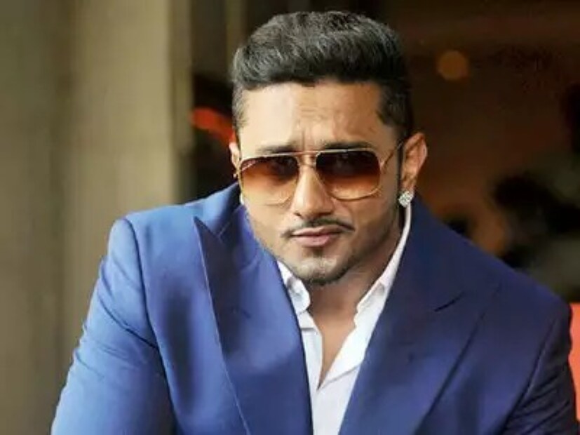 বিরাট আড়ম্বর না করে ঘরোয়া ভাবে বিয়ে সারলেও রাতের বেলা একটি রিসেপশনের আয়োজন করেছিলেন সোনাক্ষী সিনহা ও জাহির ইকবাল৷ সেখানেই  সন্ধ্যাবেলায় আসেন হানি সিং৷