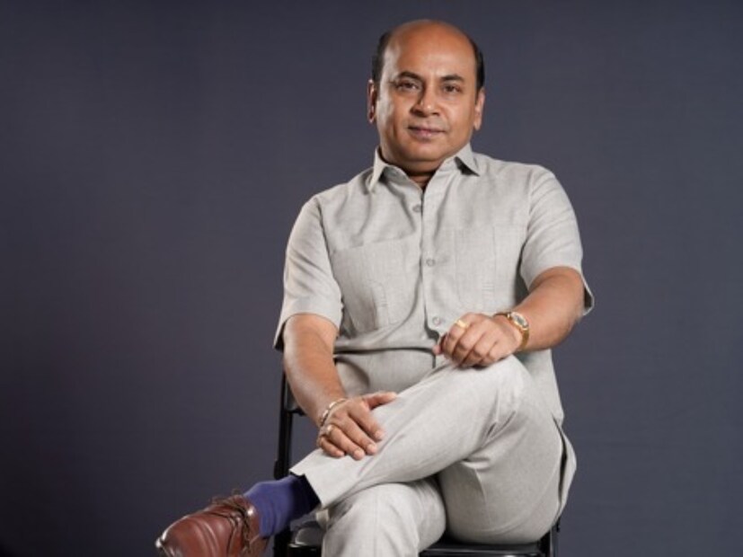  অভিনেতা অনির্বান চক্রবর্তীকে আগরওয়ালের চরিত্রে অভিনয় করতে দেখা যাবে৷ উল্লেখ্য, ছবির শ্যুটিং শেষ হয়েছে বলে জানা গেছে, তবে কবে বড় পর্দায় মুক্তি পেতে চলেছে এই ছবি তা কিছু জানা যায়নি৷ আপতত মুক্তির অপেক্ষায় রয়েছেন দর্শক৷