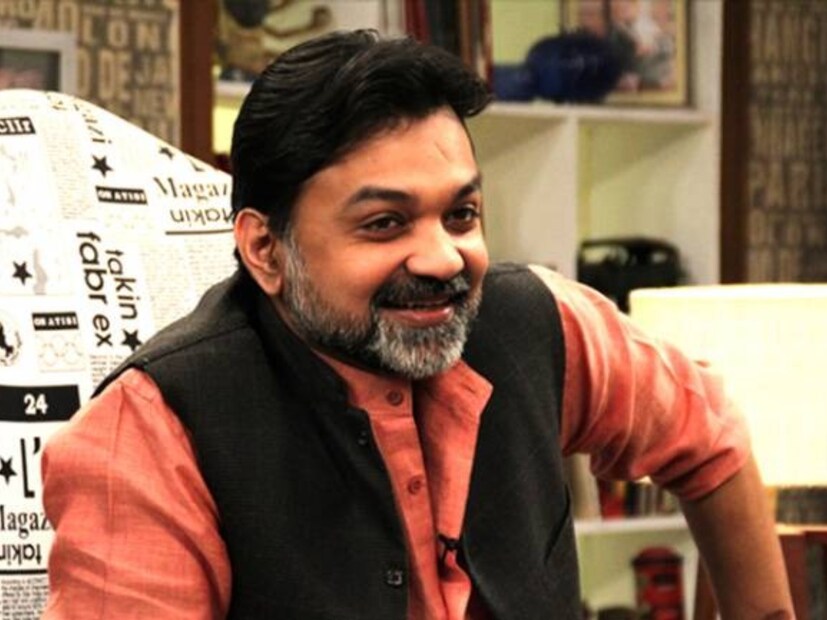 সৃজিতের এই ছবি নিয়ে জোরদার জল্পনা চলছে৷ জানা গেছে, ছবির সম্ভাব্য নাম সত্যি বলে সত্যি কিছু নেই৷ তবে এখনও কিছু চূড়ান্ত হয়নি৷ ছবির প্রযোজনা করছে এসভিএফ৷ এবং চিত্রনাট্য তৈরি হয়েছে 'এক রুকা হুয়া ফয়সালা'-নাটক থেকে৷ ছবির ১২ জনের চরিত্রের লুক ইতিমধ্যেই প্রকাশ্যে এসেছে৷ রইল ঝলক৷