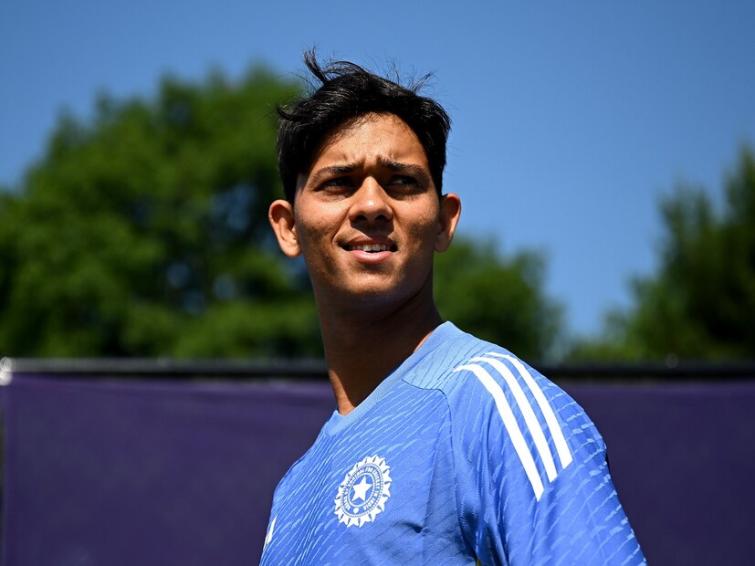 যশস্বী জয়সওয়ালের জায়গায় ওপেনার হিসেবে পাঠানো হতে পারে বিরাট কোহলিকে। এর অর্থ এই যে পাওয়ারপ্লেতে দ্রুত ব্যাট করার দায়িত্ব সম্পূর্ণরূপে রোহিতের উপর  যায় অন্যদিকে বিরাট অন্য প্রান্তে দাঁড়িয়ে লম্বা ইনিংস খেলতে পছন্দ করেন।