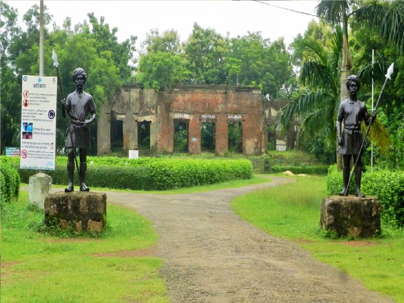 *সবুজে ঘেরা সাজানো একটি ক্ষেত্র। তৈরি করা হয়েছে বাচ্চাদের খেলার জায়গা। রয়েছে ফুল বাগানও। শুধু তাই নয়, এখানে এখনও ইতিহাসের স্মৃতি টাটকা। মেদিনীপুর গোপগড়কে নিয়ে নানান ইতিহাস রয়েছে। সংগৃহীত ছবি। 