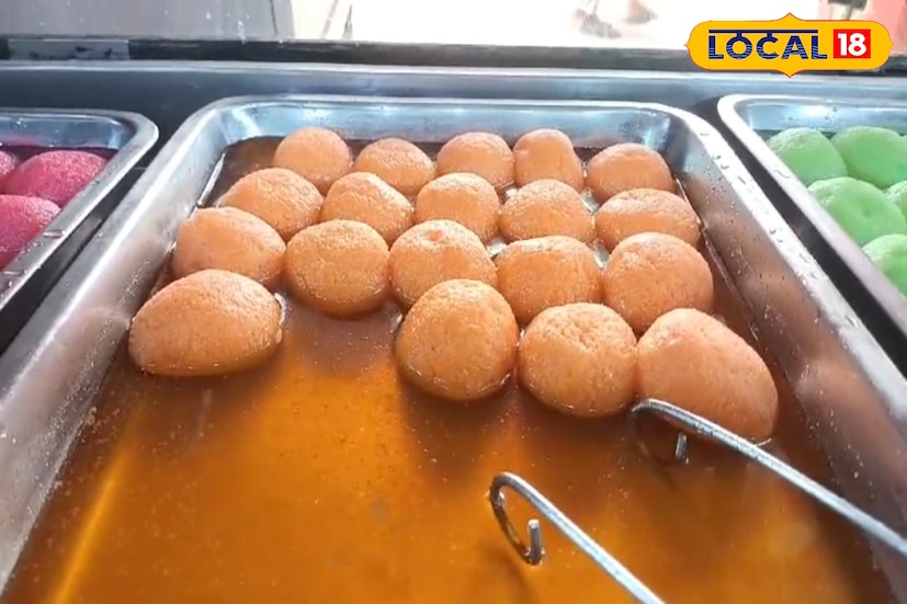 একথা অনস্বীকার্য যে সবথেকে মিষ্টি সুস্বাদু বাঙালি খাবারের কথা বললেই তালিকার শীর্ষে থাকবে রসগোল্লা। বাংলার বাইরে বাঙালির খাবার মানেই সবাই জানে এই মিষ্টির নাম। বাঙালি চেনা ও চেনানোর অন্যতম সূত্রই হয়ে গিয়েছে এই মিষ্টি রসগোল্লা। কিন্তু বিশেষজ্ঞদের মতে এহেন রসগোল্লাই আবার বেশি খাওয়া ভাল না। অতিরিক্ত রসগোল্লা খাওয়া ক্ষতিকর হতে পারে।