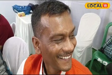 চায়ে মজে প্রকাশ, চঞ্চল মনোজ! গণনা কেন্দ্রে আলাদা মেজাজে ধরা দিলেন দুই নেতা