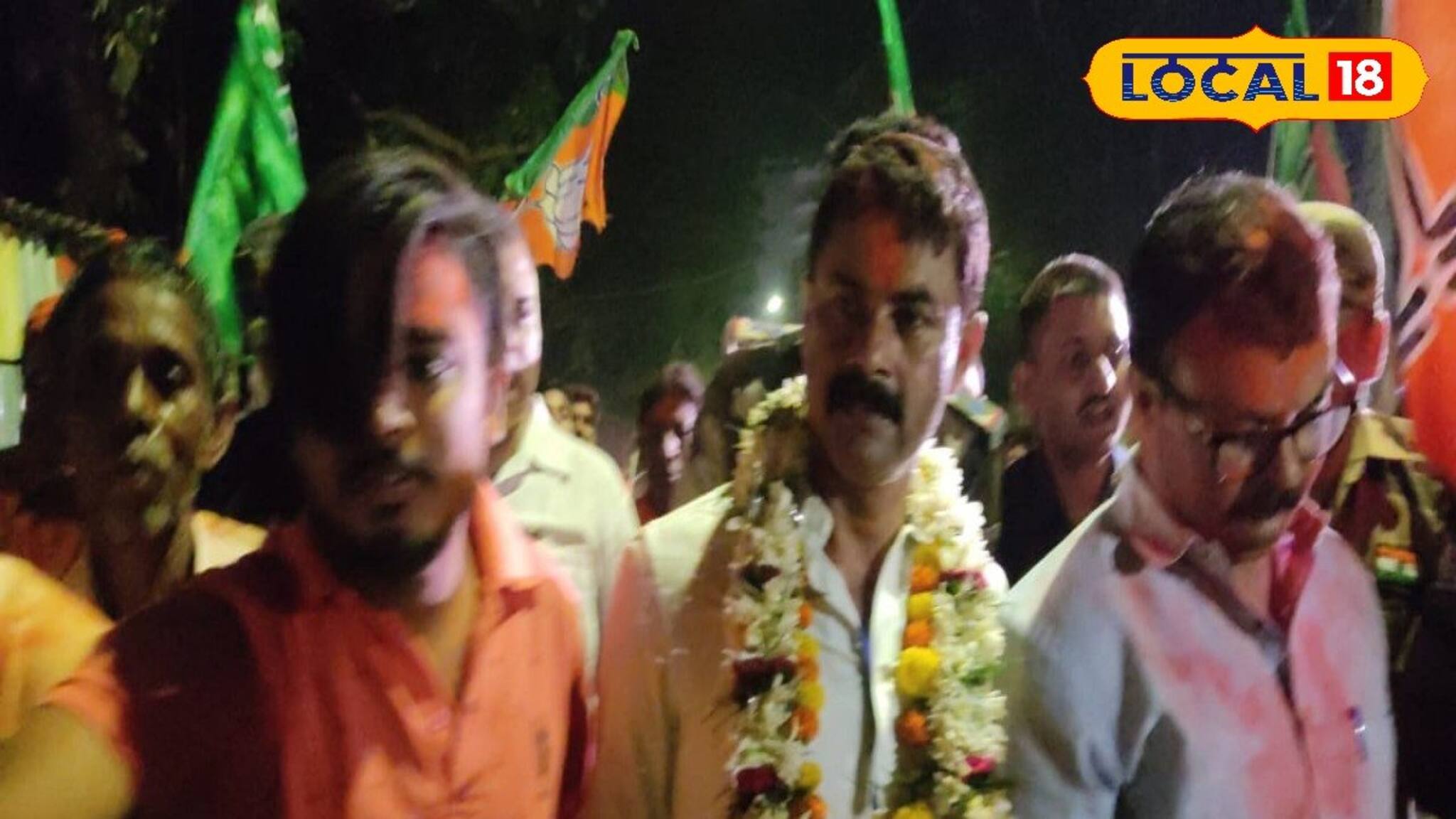 দল বদলেই বাজিমাত! কৃষ্ণ নয়, রায়গঞ্জের রায় কার্তিকের পক্ষে! আফসোস তৃণমূলের