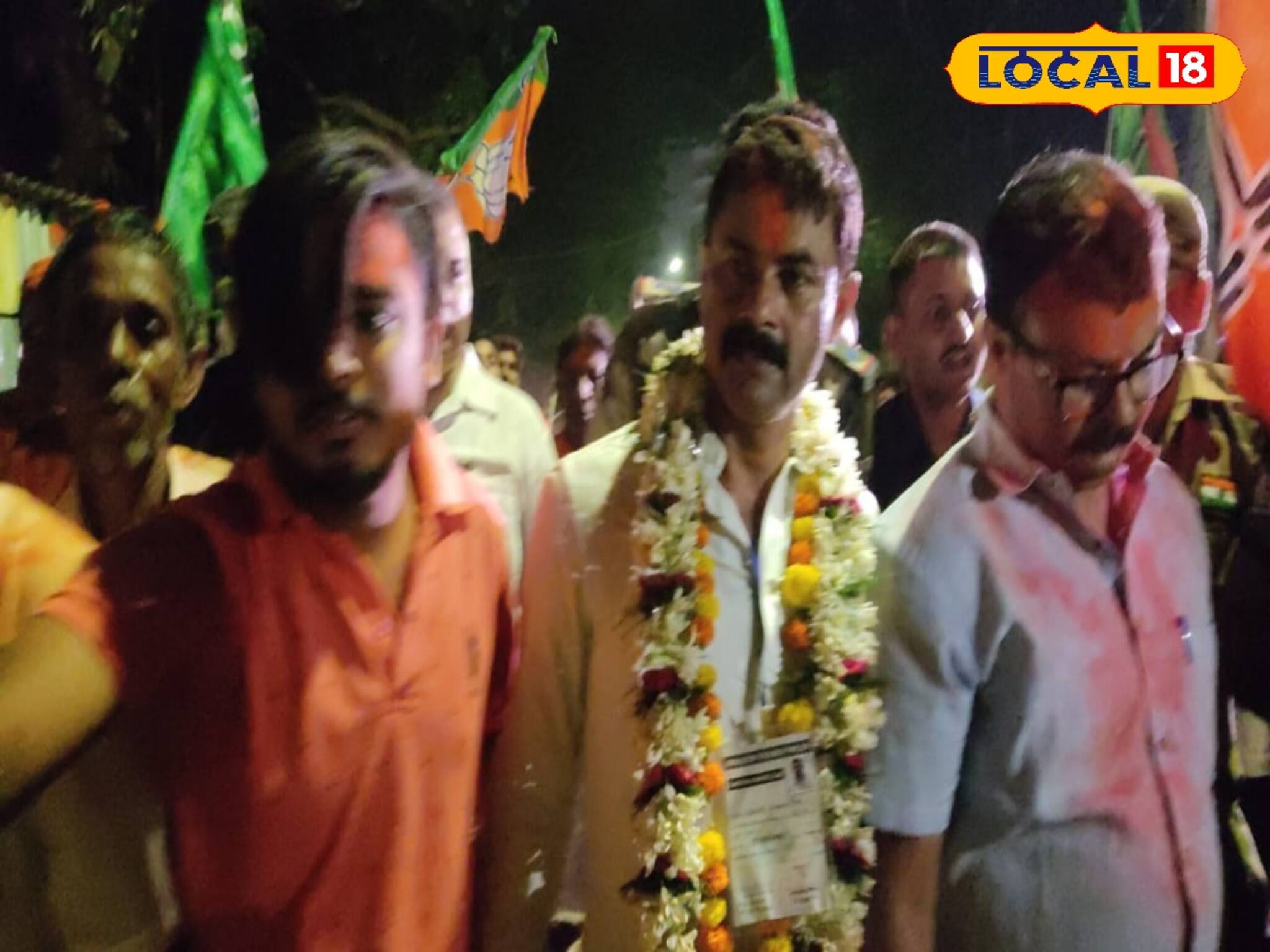 দল বদলেই বাজিমাত! কৃষ্ণ নয়, রায়গঞ্জের রায় কার্তিকের পক্ষে! আফসোস তৃণমূলের