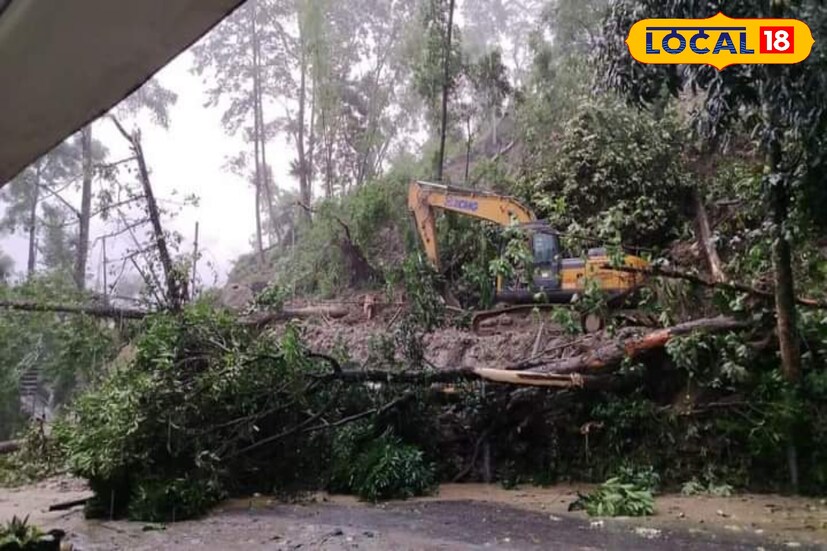 অবিরাম বৃষ্টির জেরে সিকিমের নামচি জেলার ইয়াংগাং সাব ডিভিশনের মাজুয়া গ্রামে ভূমিধসের কারণে মৃত্যু হয় দুজনের। অবিরাম বৃষ্টির জেরে সিকিমের নামচি জেলার ইয়াংগাং সাব ডিভিশনের মাজুয়া গ্রামে ভূমিধসের কারণে মৃত্যু হয় দুজনের।