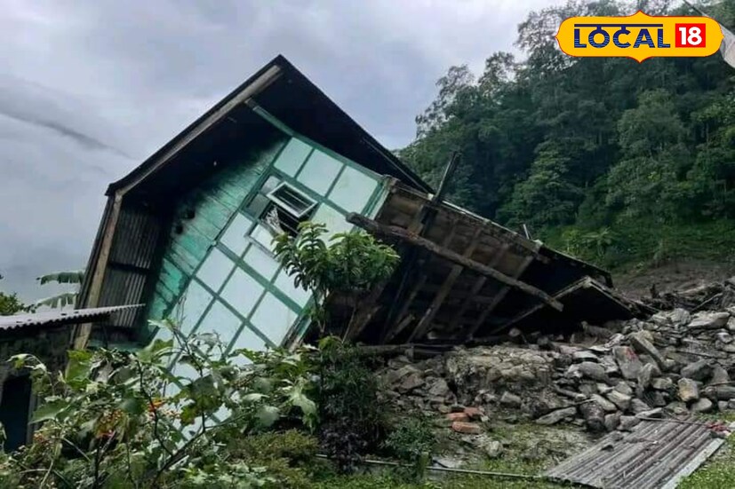 শুধু তাই নয়, বৃষ্টির জেরে সিকিমের একাধিক এলাকায় পাহাড় থেকে ধস নেমেছে। উত্তর সিকিমে মঙ্গন-এর রাস্তা ধসে গিয়েছে। ডিজঙ্গু এলাকায় যাওয়ার রাস্তা কার্যত নেই। ক্ষতিগ্রস্ত হয়েছে ১০ টিরও বেশি বাড়ি।