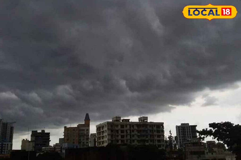 দক্ষিণবঙ্গের জেলাগুলিতে ধীরে ধীরে আবহাওয়ার পরিবর্তন হবে।দক্ষিণবঙ্গের প্রত্যেকটি জেলাতেই বজ্রবিদ্যুৎ সহ হালকা থেকে মাঝারি বৃষ্টিপাতের সম্ভাবনা রয়েছে। সেই সঙ্গেই বেশ কিছু জেলায় বইতে পারে ঝোড়ো হাওয়া।