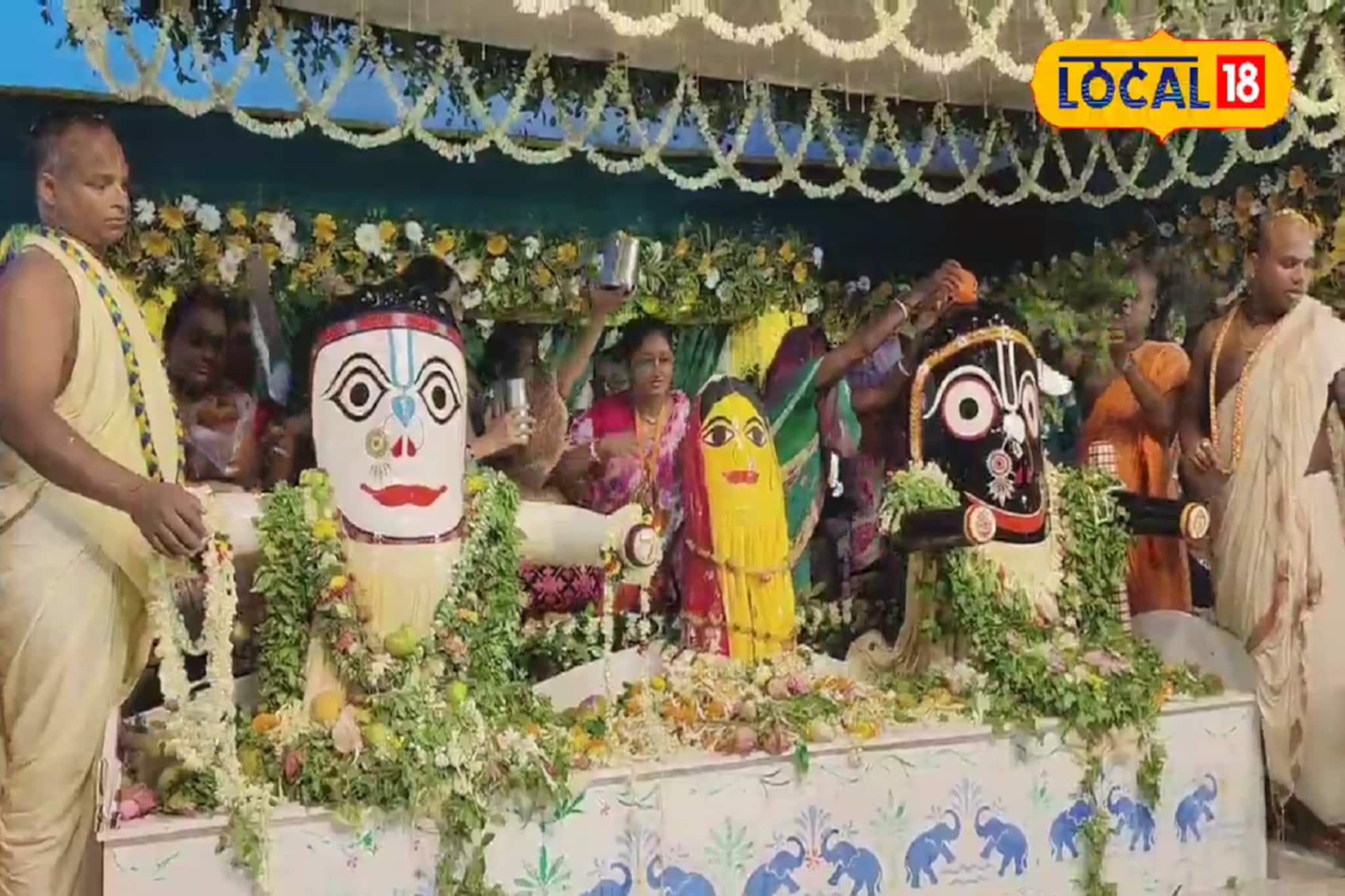 প্রভু জগন্নাথের স্নানযাত্রায় ইসকনে উপচে পড়ল ভিড়