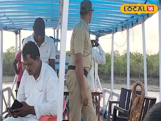নদীতে চলছে চিরুনি তল্লাশি 