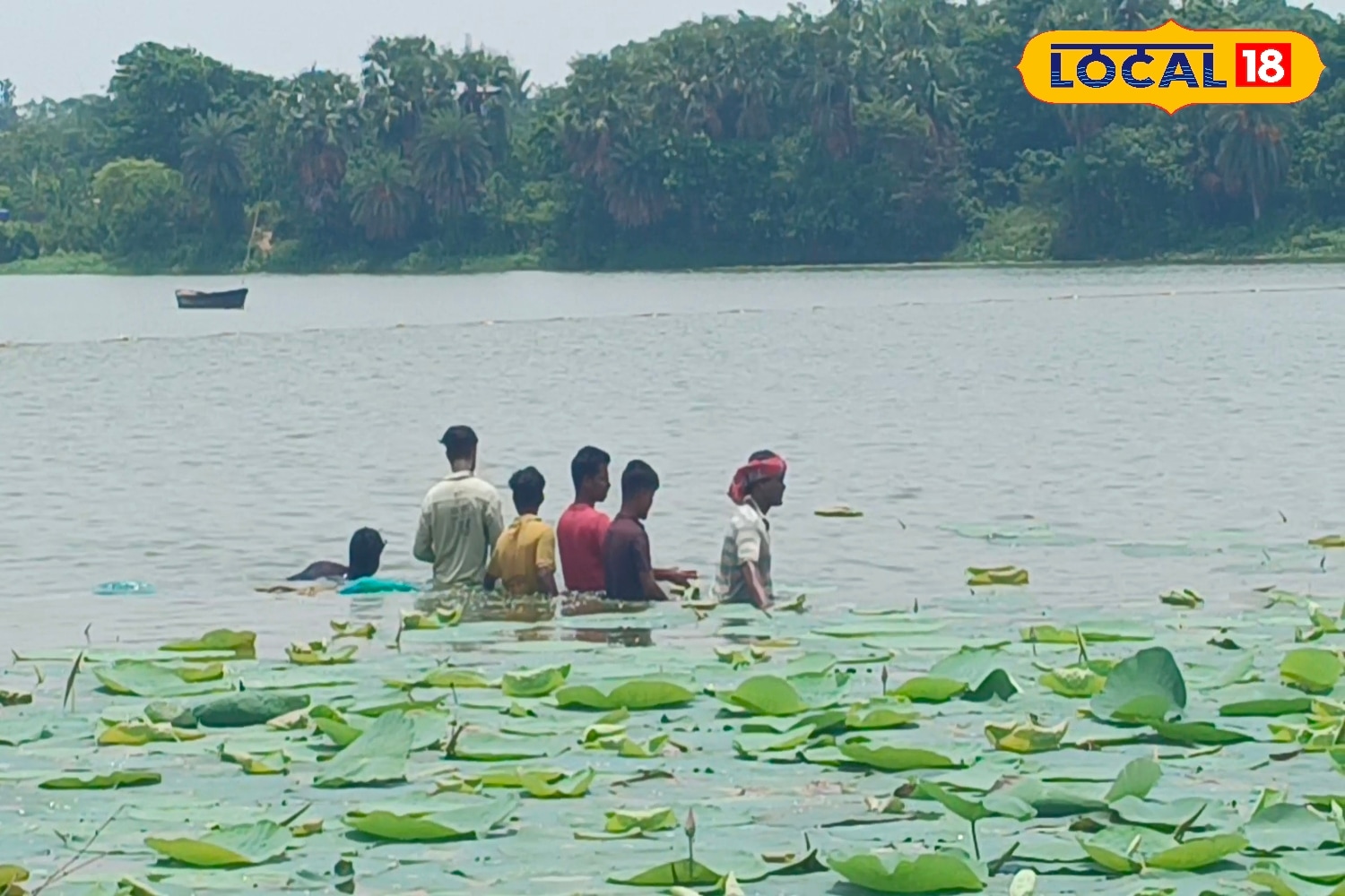 তিনি জানিয়েছেন, একটু ভালভাবে মাছ চাষ করলে সারা বছর ঘরে খাওয়ার মাছ পাওয়া যাবে। পাশাপাশি স্থানীয় বাজারগুলিতে বিক্রি করে ভালই লাভ করা যায়। তাছাড়া একার পক্ষে পুকুর নিয়ে মাছ চাষ করতে সমস্যা হলে, মাছ চাষীদের সেই পুকুর ভাগেও দিতে পারেন। তাহলে আপনার লাভ হবে।