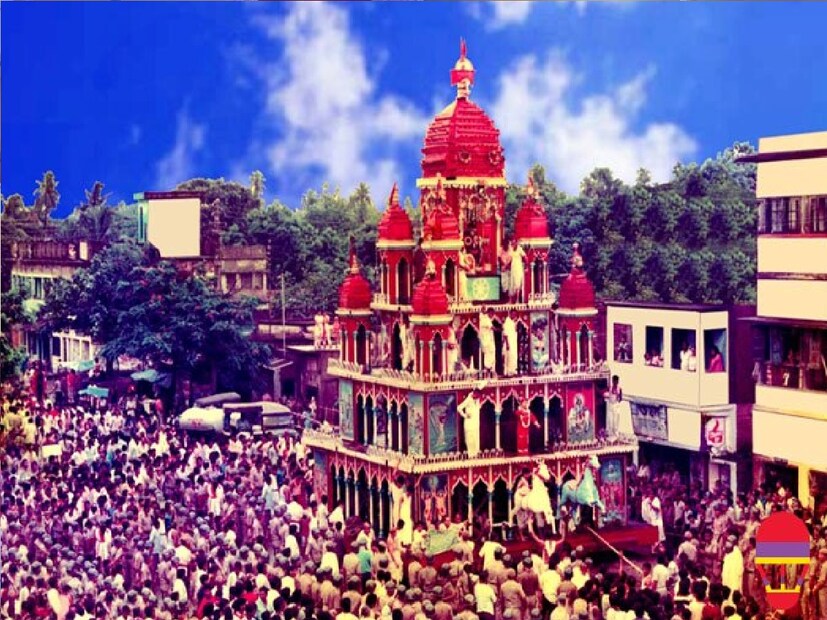 *রথ‌যাত্রারদিন রথে চাপিয়ে তিন দেবতাকে জগন্নাথের মাসির বাড়ি নিয়ে যাওয়া হয়। অন্যান্য বছর স্নানের পরেই তিন বিগ্রহকে মন্দিরের গর্ভগৃহে নিয়ে যাওয়া হয়। এ বার দিনভর তিন বিগ্রহকে স্নানমঞ্চেই রাখা হবে। সংগৃহীত ছবি। 