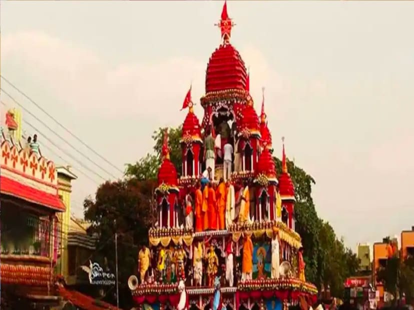 *এ বার স্নানযাত্রার ‘মোক্ষ যোগ’ রয়েছে। সেই কারণেই জগন্নাথ-বলরাম-সুভদ্রাকে দিনভর স্নানমঞ্চেই রাখা হবে ভক্তদের দর্শনের জন্য। দিনভর পুজো, ভোগ নিবেদন সেখানেই হবে। সে জন্য স্নানমঞ্চে এবং মাঠে ম্যারাপ বাঁধা হয়েছে। সংগৃহীত ছবি। 