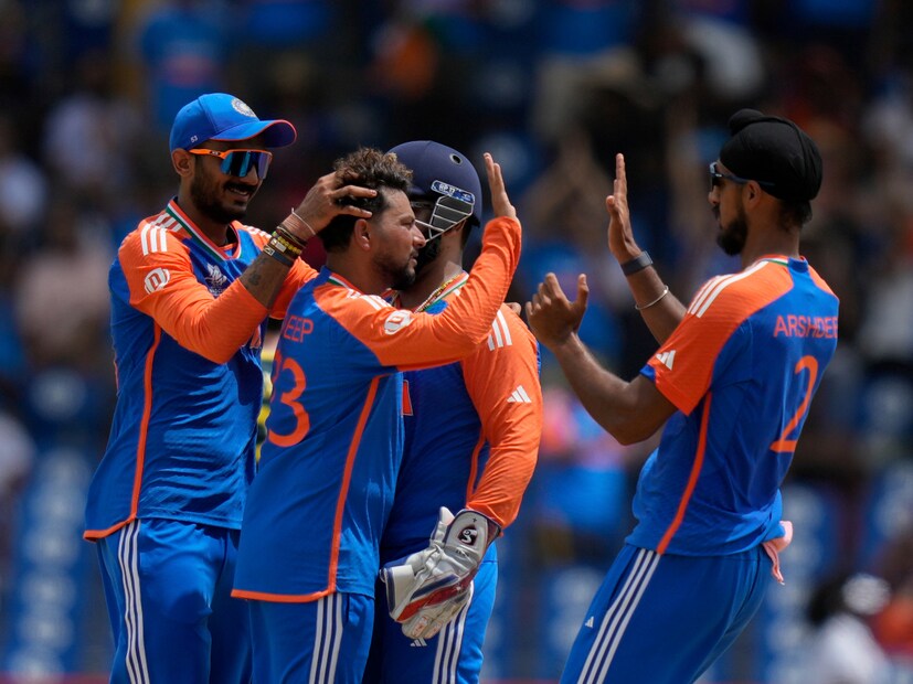 টি-২০ বিশ্বকাপের সেলিব্রেশনের পাশাপাশি কুলদীপ যাদবের বিয়ে নিয়ে বড় গুঞ্জন শোনা যাচ্ছে। বেশ কিছু দিন ধরে জল্পনা শোনা যাচ্ছি তিনি নাকি কোনও বলিউডের নায়িকাকে বিয়ে করতে চলেছেন।