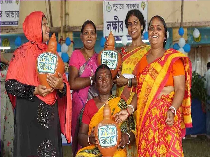 লক্ষ্মীর ভাণ্ডার প্রকল্প: এই প্রকল্পে সাধারণ জাতির মহিলাদের ১০০০ টাকা এবং তপশিলি জাতি-উপজাতি মহিলাদের ১২০০টাকা করে প্রতি মাসে দেওয়া হয়। রূপশ্রী প্রকল্প: এই প্রকল্পে কন্যার বিয়ের সময় ২৫ হাজার টাকা অনুদান দেওয়া হয়। যদিও এক্ষেত্রে বিশেষ কিছু শর্ত রয়েছে সেগুলো অবশ্যই মানতে হবে।