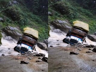 পাহাড়ে ধস 