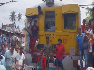 শিশু পাচারের অভিযোগে রেল অবরোধও হয় বিরাটিতে৷ 