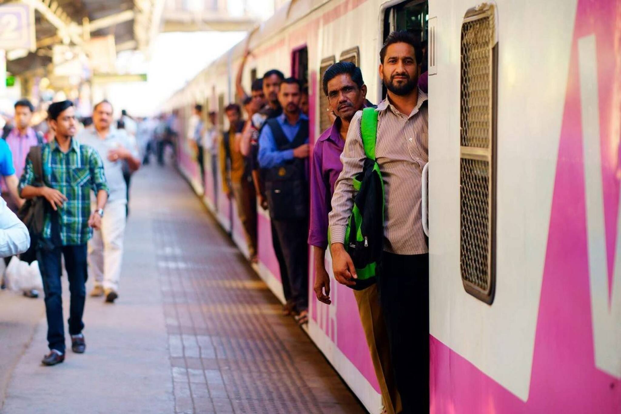 ফের হয়রানি! ১০দিন ধরে দুর্ভোগ রেলযাত্রীদের, শতাব্দী-ইস্পাত ছাড়া বাতিল বহু লোকাল