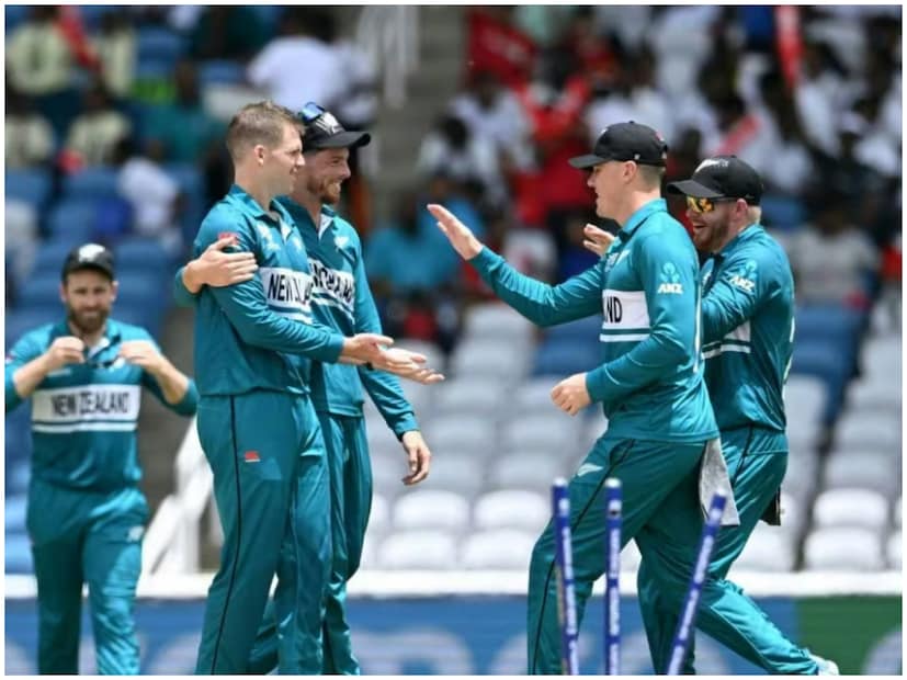 টি-২০ ক্রিকেটে সাধারণ যেখানে ব্যাটারদের দাপট দেখা যায় সেখানে ৪ ওভার বোলিং করে কোন রান দেননি লকি ফার্গুসন। ৪টিই মেডেন ওভার করার পাশাপাশি ৩ উইকেটও নিয়েছেন কিউই পেসার। যা একটি বিশ্বরেকর্ড।