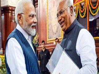 মোদির শপথে যোগ দেবেন খাড়গে