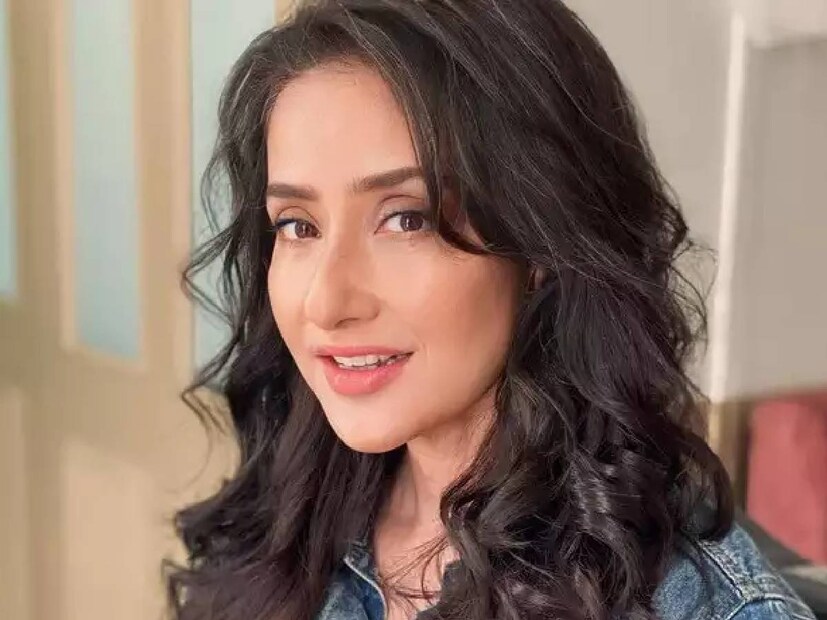 কিন্তু ফ্লপ ছবির সংখ্যা বাড়তে শুরু করলে তিনি মানসিক অবসাদে ডুবে যেতে থাকেন। আর তখনই তাঁর জীবনে সঙ্গী হয়ে দাঁড়ায় মদ। এই অভ্যাসটি নায়িকার হাত থেকে ভাল কাজের সুযোগও ছিনিয়ে নিতে শুরু করে।