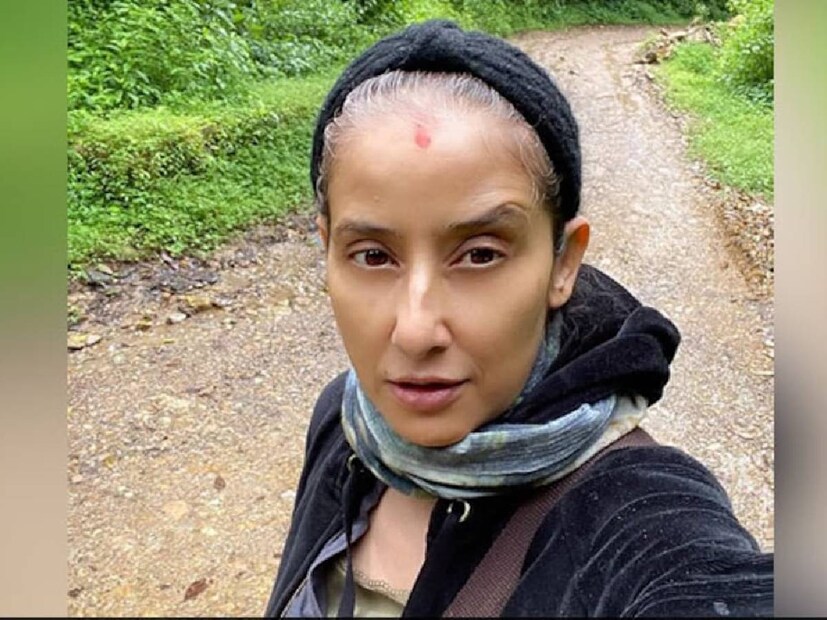 তারপর ২০১২ সালে সবচেয়ে বড় ধাক্কা ক্যানসার। তবে তারপর লড়াই করে কেমো নিয়ে নিয়ে, নিয়মিত চিকিৎসা করিয়ে তিনি ক্যানসারকে হারাতে সক্ষম হন। প্রায় ১০ বছর ধরে তিনি ক্যানসার-মুক্ত।